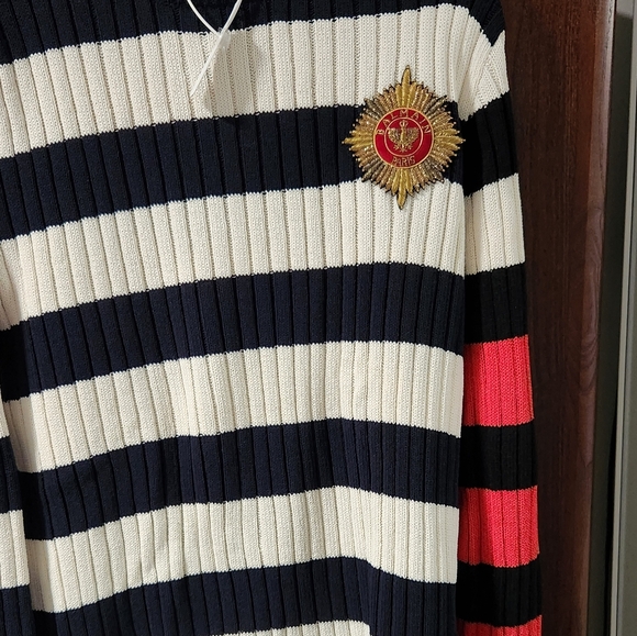 Luxury brand Balmain men's sweater with medallion crest. Brand new with tags - Picture 2 of 5
